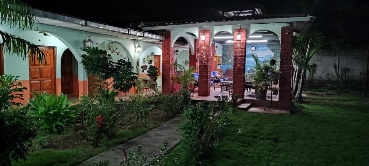 Hospedaje Hefziba 莫约加尔帕 外观 照片